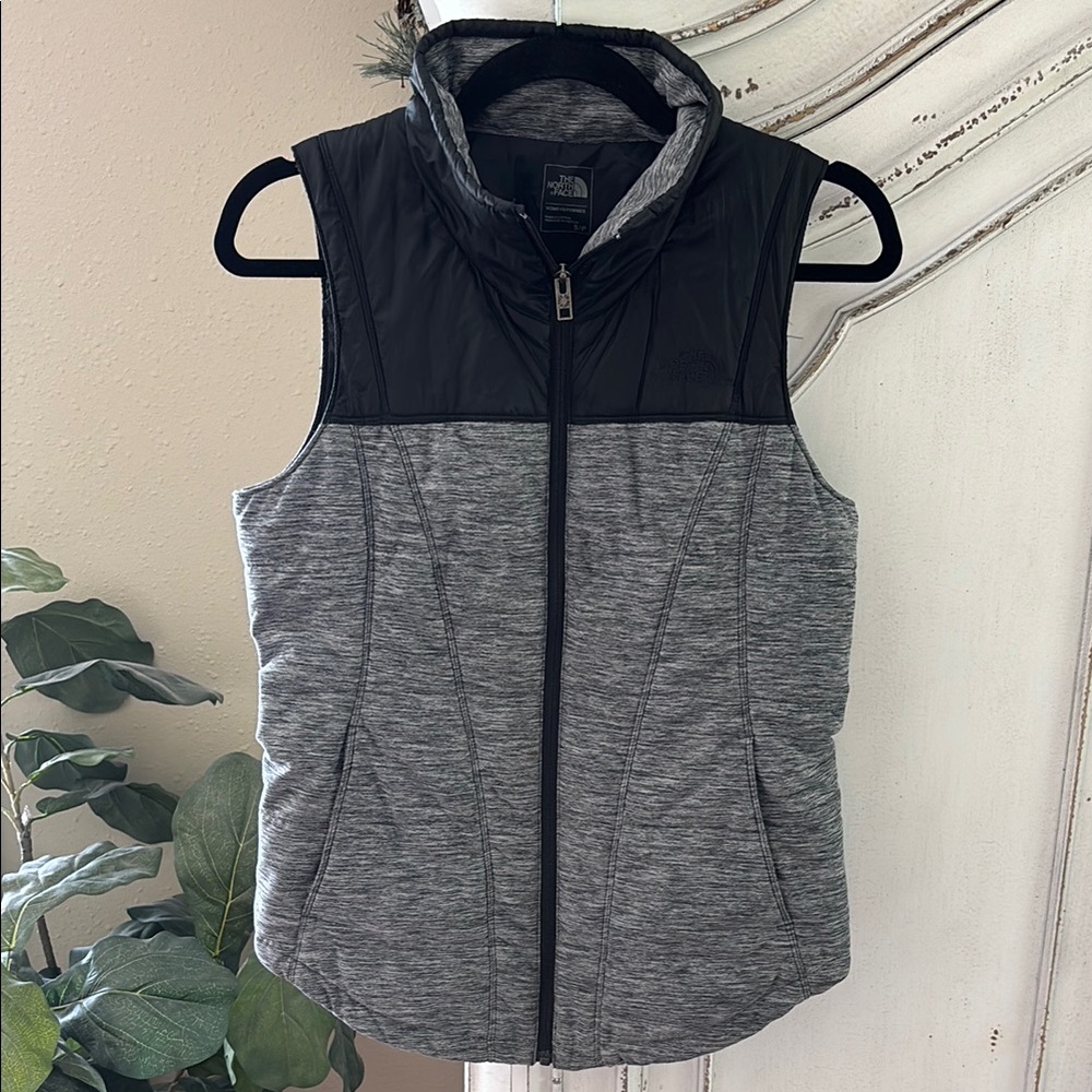 North Face Vest Womens Small Black Gray Pseudio Puffer Quilted Insulated Zip Up